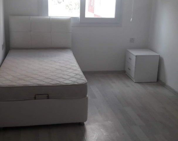 Sakarya bölgesinde kiralık temiz 2+1 daire 6 ay ödeme imkanı kirası 550$ 6 ay fiyatı 3300$ depozit 550$ komisyon 550$ 2.katta daire aidat ayda 150 tl