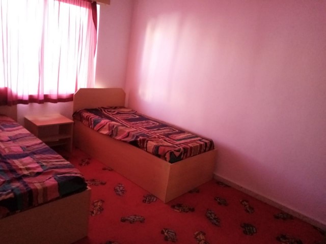 2 + 1 rental apartment near the school $ 2500 annual rent deposit $ 250 commission $ 250 dues 200 tl no paying water ** 