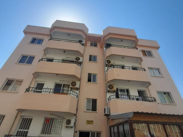 Magusa karakol 2 + 1 rent house 1 Jahr payment Rent 3000 $ Anzahlung 200$ Commission 200$ Ground floor ** 