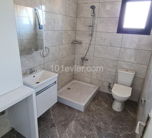 Zum Verkauf in Famagusta Canakkale Bereich 2 + 1 78 m2 2. kat ** 