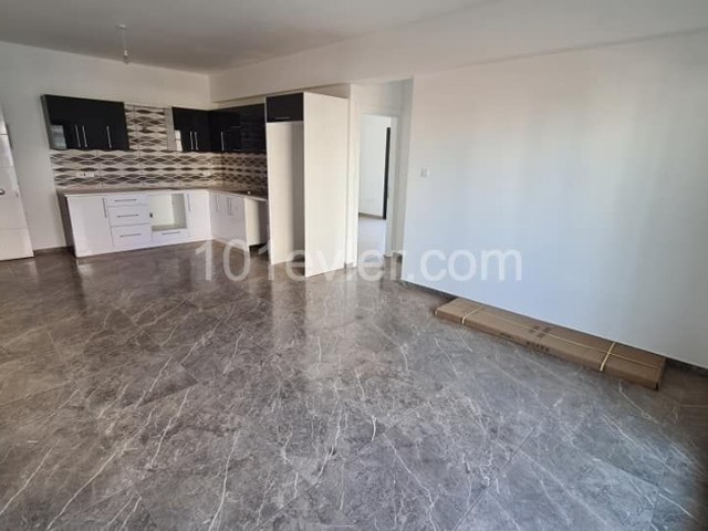 Zum Verkauf in Famagusta Canakkale Bereich 2 + 1 78 m2 2. kat ** 