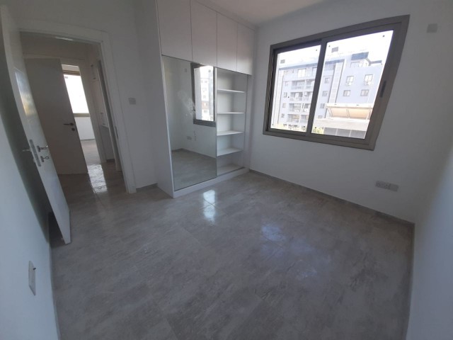 The location of the 2 + 1 apartment for sale in Çanakkale region is beautiful 2.the apartment, which is on the floor, is 85 square meters, The rear facade is ready for delivery with an elevator near the City mall shopping center. The price is a 5-storey building from £ 42,000. ** 