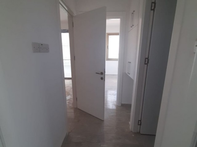 The location of the 2 + 1 apartment for sale in Çanakkale region is beautiful 2.the apartment, which is on the floor, is 85 square meters, The rear facade is ready for delivery with an elevator near the City mall shopping center. The price is a 5-storey building from £ 42,000. ** 