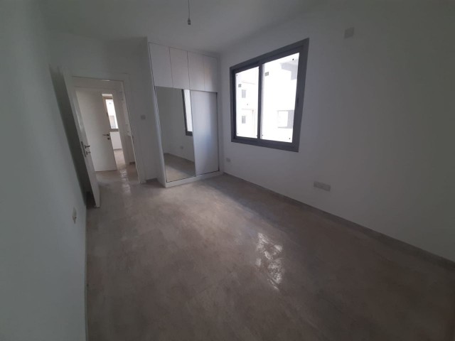 The location of the 2 + 1 apartment for sale in Çanakkale region is beautiful 2.the apartment, which is on the floor, is 85 square meters, The rear facade is ready for delivery with an elevator near the City mall shopping center. Price £45,000 ** 