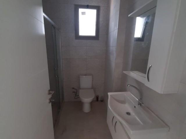 The location of the 2 + 1 apartment for sale in Çanakkale region is beautiful 2.the apartment, which is on the floor, is 85 square meters, The rear facade is ready for delivery with an elevator near the City mall shopping center. Price £45,000 ** 