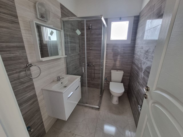 2+1 flat for sale within walking distance of Çanakkale city mall shopping mall 75 square meters 75,000 3rd floor flat with elevator is ready for delivery.