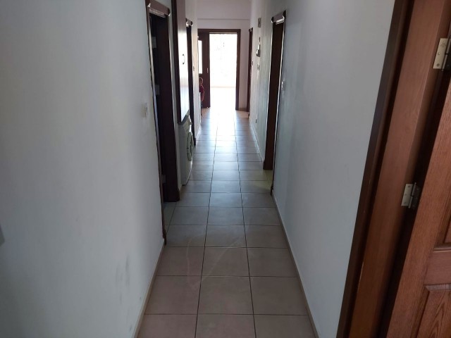 ▪️Magusa for rent 3+1 apartment ▪️Asansor with 2 air conditioners ▪️Kirasi from 400$ payable 1 year in advance.  ▪️Aile will be a student.  ▪️Tv will come and 2 toilets will be renovated.  For rent as ▪️esyali.  