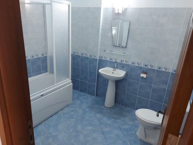 ▪️Magusa for rent 3+1 apartment ▪️Asansor with 2 air conditioners ▪️Kirasi from 400$ payable 1 year in advance.  ▪️Aile will be a student.  ▪️Tv will come and 2 toilets will be renovated.  For rent as ▪️esyali.  