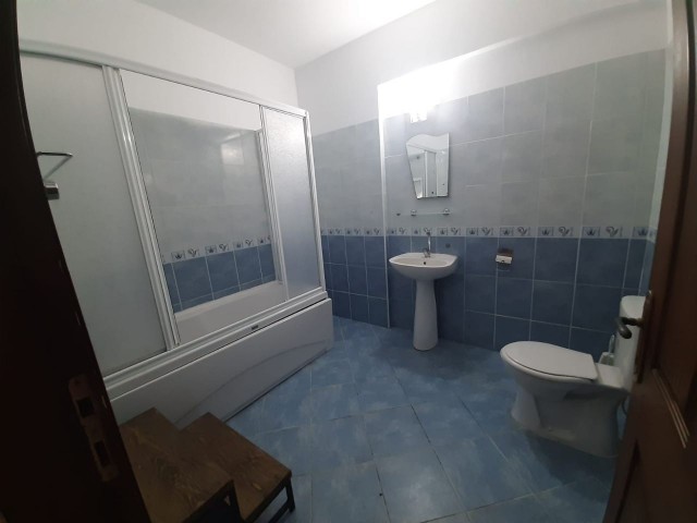 ▪️Magusa for rent 3+1 apartment ▪️Asansor with 2 air conditioners ▪️Kirasi from 400$ payable 1 year in advance.  ▪️Aile will be a student.  ▪️Tv will come and 2 toilets will be renovated.  For rent as ▪️esyali.  