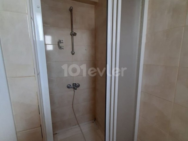 emü'ye yakın 2+1 kiralık ev 10 ay ödeme 4800$ KİRA DEPOZİTO 480$ KOMİSYON 480$ APARTMAN ÜCRETİ 200 TL 250 TL ARASI 11. kat