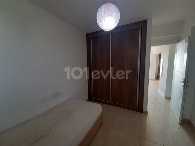 emü'ye yakın 2+1 kiralık ev 10 ay ödeme 4800$ KİRA DEPOZİTO 480$ KOMİSYON 480$ APARTMAN ÜCRETİ 200 TL 250 TL ARASI 11. kat