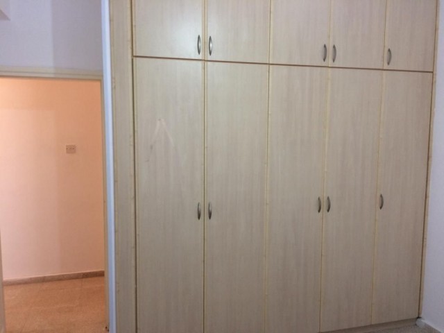 ZU VERKAUFEN 3+1 WOHNUNG WOHNUNG 1. STOCK RŞDEĞER KOÇAN