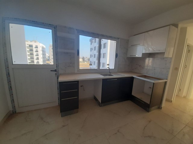 Canakkale 2 + 1 without furniture Floor 3 from 6000 tl 6 rent 1 deposit 1 commission 70 m² There is an elevator there is a car park.  Dues 400 tl x6 2400 tl 05338315976