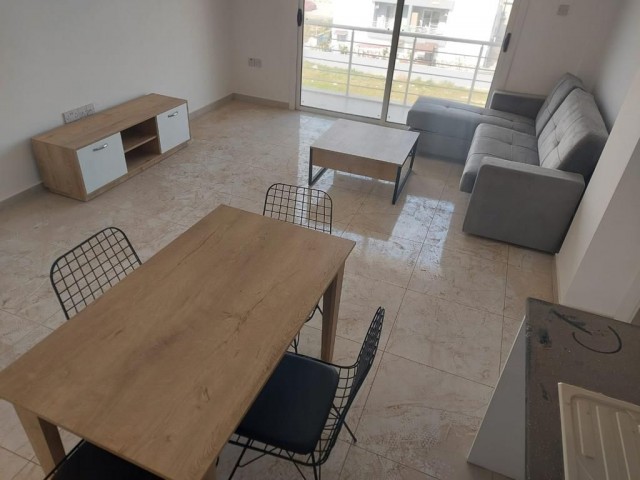 Famagusta 2+1 zur Miete brandneue Wohnung direkt am Fuße der Stadt Mall von 500$ mit jährlicher Zahlung 3. Stock hat einen Aufzug.  1 Kaution 500$ 1 Provision 05338315976