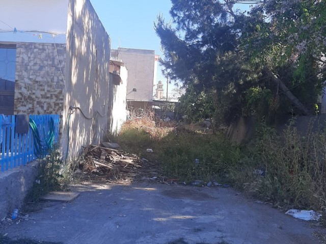 Land for sale behind Maras Doğruöz market 260 m2 2 floor cılılabılır. yuzde 70 percent of the land for sale with the only authorized price = £ 23. 000 05338315976