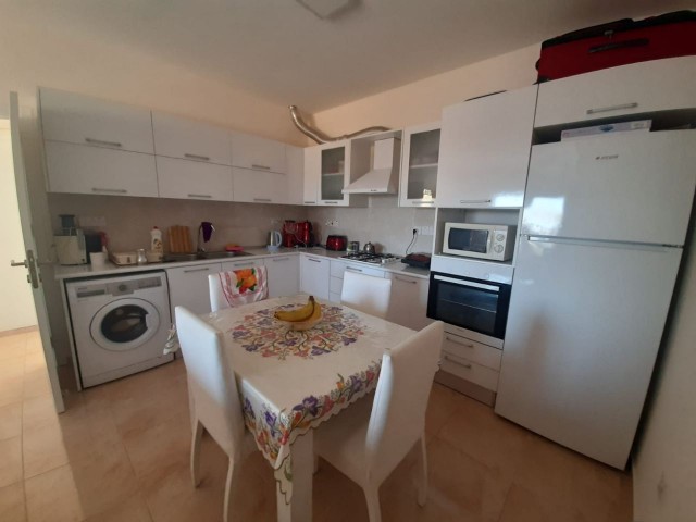 2+1 fully furnished flat for sale in a site with a pool in Yeniboğazi, 78,000 STG equivalent INVESTMENT OPPORTUNITY 80 SQUARE METERS ON THE 3RD FLOOR.