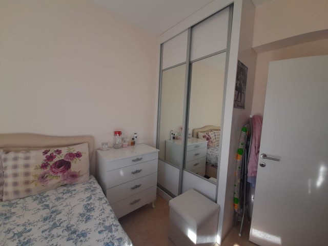 2+1 fully furnished flat for sale in a site with a pool in Yeniboğazi, 78,000 STG equivalent INVESTMENT OPPORTUNITY 80 SQUARE METERS ON THE 3RD FLOOR.