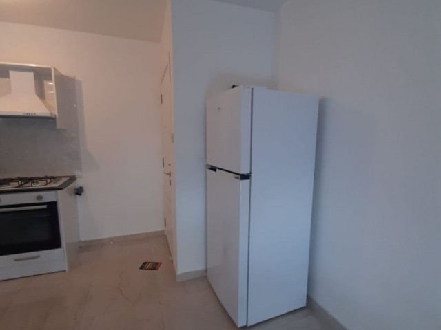 Canakkale 2+1 rental 450$ for 6 months or annual fee 400x6=2400 TL on the 3rd floor