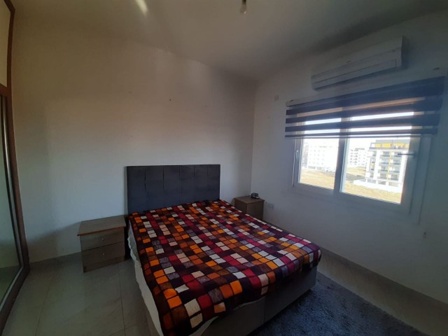 Canakkale 2+1 flat for rent on the 4th floor 8500 TL for annual payment only Dues 2500 TL per year 1 deposit 8500 TL 1 commission 8500 TL 05338315976