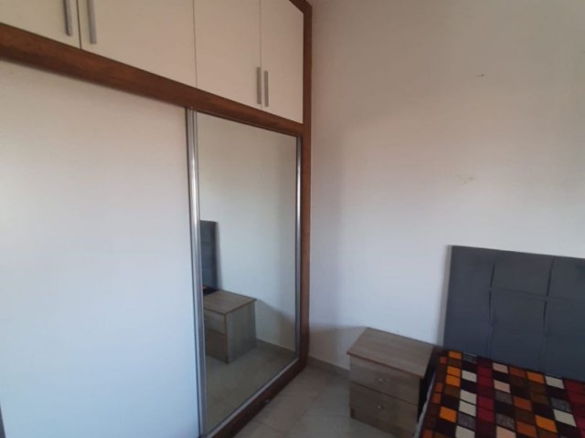 Canakkale 2+1 flat for rent on the 4th floor 8500 TL for annual payment only Dues 2500 TL per year 1 deposit 8500 TL 1 commission 8500 TL 05338315976