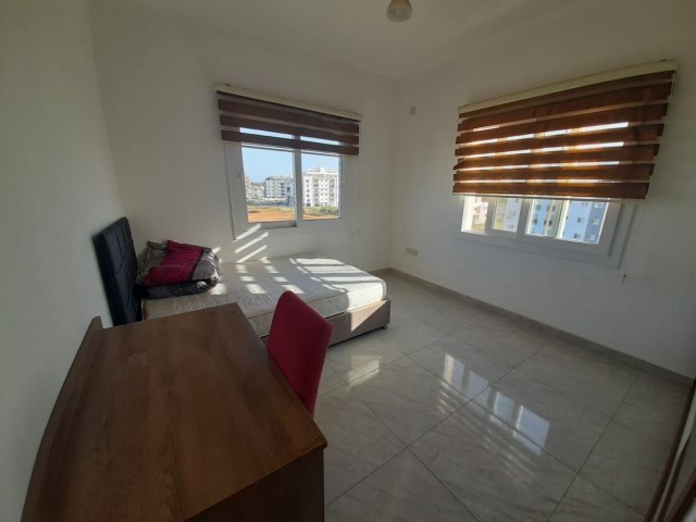 Canakkale 2+1 flat for rent on the 4th floor 8500 TL for annual payment only Dues 2500 TL per year 1 deposit 8500 TL 1 commission 8500 TL 05338315976