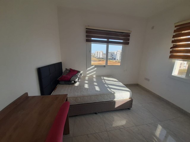 Canakkale 2+1 flat for rent on the 4th floor 8500 TL for annual payment only Dues 2500 TL per year 1 deposit 8500 TL 1 commission 8500 TL 05338315976