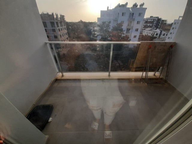An opportunity not to be missed in Çanakkale region 3+1 flat for sale equivalent title 3 years old building £90.000 unfurnished 110 square meters with en-suite bathroom *investment opportunity*
