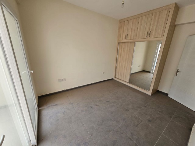 In Gülseren area, 2nd floor 80 m² Esdeger husband for sale unfurnished. Near Elevated Dauye. Close to the city center. VAT transformer paid. 05338315976