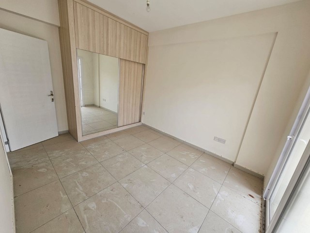 2nd floor in Gülseren area, 80 m² Equivalent to your husband, unfurnished, for sale, with elevator, close to Dauye, close to the city center. 05338315976 rental income is close to 100% dau.