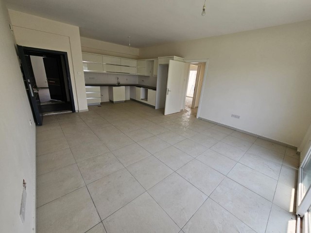 2nd floor in Gülseren area, 80 m² Equivalent to your husband, unfurnished, for sale, with elevator, close to Dauye, close to the city center. 05338315976 rental income is close to 