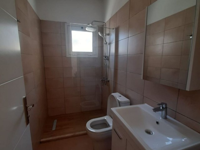 FLAT FOR RENT IN SAKARYA 2+1 350 STERLING FOR 6 RENT, 1 DEPOSIT, 1 COMMISSION AID, 6 MONTHS IN CASH PAYMENT FROM 300 TL. A 4-STOREY BUILDING ON THE 3rd FLOOR.