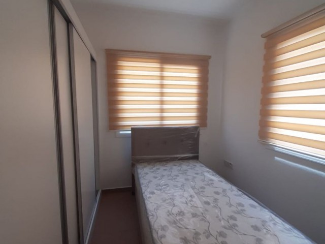 FLAT FOR RENT IN SAKARYA 2+1 350 STERLING FOR 6 RENT, 1 DEPOSIT, 1 COMMISSION AID, 6 MONTHS IN CASH PAYMENT FROM 300 TL. A 4-STOREY BUILDING ON THE 3rd FLOOR.