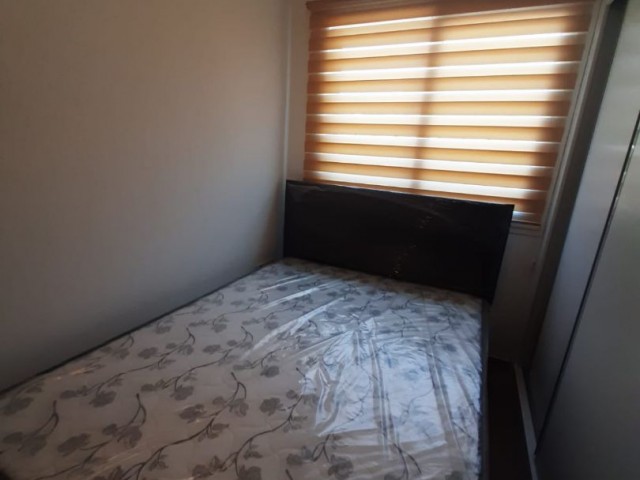 FLAT FOR RENT IN SAKARYA 2+1 350 STERLING FOR 6 RENT, 1 DEPOSIT, 1 COMMISSION AID, 6 MONTHS IN CASH PAYMENT FROM 300 TL. A 4-STOREY BUILDING ON THE 3rd FLOOR.