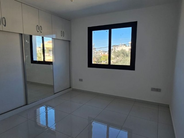 Çanakkale 3+1 Wohnung zum Verkauf, entspricht 122 m2, 2 WC, großer Balkon, geeignet für Familienleben mit hohen Mieteinnahmen. 05338315976