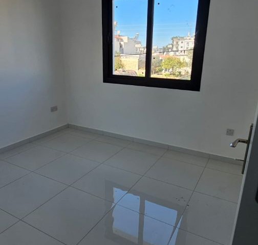 Çanakkale 3+1 Wohnung zum Verkauf, entspricht 122 m2, 2 WC, großer Balkon, geeignet für Familienleben mit hohen Mieteinnahmen. 05338315976