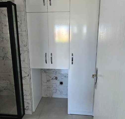 Çanakkale 3+1 Wohnung zum Verkauf, entspricht 122 m2, 2 WC, großer Balkon, geeignet für Familienleben mit hohen Mieteinnahmen. 05338315976