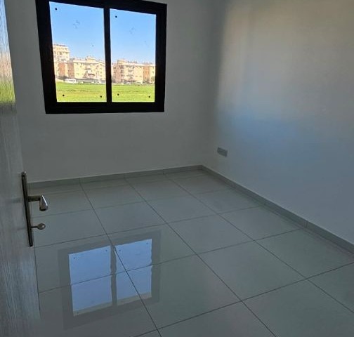 Çanakkale 3+1 Wohnung zum Verkauf, entspricht 122 m2, 2 WC, großer Balkon, geeignet für Familienleben mit hohen Mieteinnahmen. 05338315976