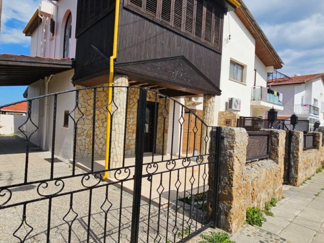 Duplex-Villa zu vermieten im Dorf Famagusta Tuzla unmöbliert 4+1 6 Mieten ab 500 STG + 1 Kaution + 1 Provision