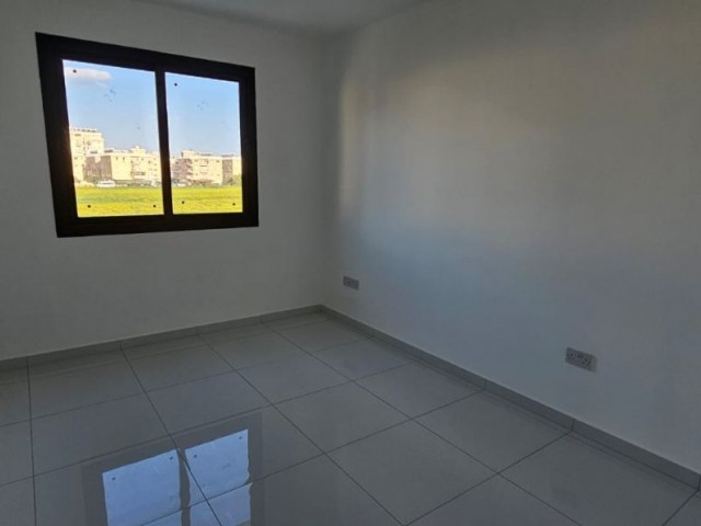 3+1 flat for sale in Çanakkale region, 122 square meters, 115,000 stg equivalent, 1st floor, 3-storey building, 2 wc, 1 bathroom