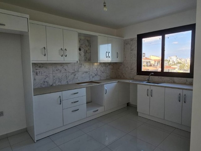 3+1 flat for sale in Çanakkale region, 122 square meters, 115,000 stg equivalent, 1st floor, 3-storey building, 2 wc, 1 bathroom