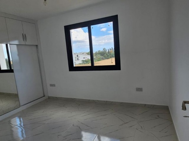 New flat for rent in Çanakkale region, 2+1 penthouse, unfurnished flat for rent, 6 rents + 1 deposit + 1 commission, 350 TL, 6 months' deposit, 300 TL. building without elevator