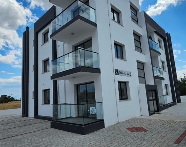 Neue Wohnung zu vermieten in der Region Çanakkale, 2+1 Penthouse, unmöblierte Wohnung zu vermieten, 6 Mieten + 1 Kaution + 1 Provision, 350 TL, 6 Monatskaution, 300 TL. Gebäude ohn