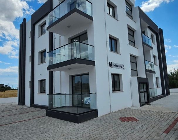 New flat for rent in Çanakkale region, 2+1 penthouse, unfurnished flat for rent, 6 rents + 1 deposit + 1 commission, 350 TL, 6 months' deposit, 300 TL. building without elevator