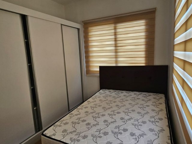 Magusa sakarya 2+1 kiralik daire 6 ay odemeli 350 stg kirasi 6 kira 1 depozit 1 komisyon Aidat 300 tl x6 3.katta olan daire kiralanmaya musait 60 m2  TELEFON 05338315976