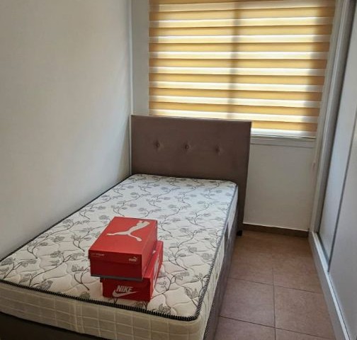 Magusa sakarya 2+1 kiralik daire 6 ay odemeli 350 stg kirasi 6 kira 1 depozit 1 komisyon Aidat 300 tl x6 3.katta olan daire kiralanmaya musait 60 m2  TELEFON 05338315976