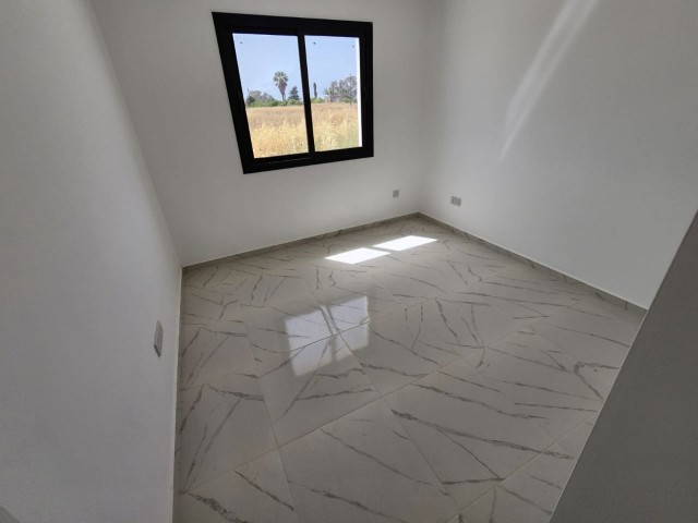 SATILIK 2+1 ZEMİN KAT DAİRE 85 M2 82000 £ EŞDEĞER KOÇAN ÇİFT BALKONLU MÜSTAKİL KONUMUNDA