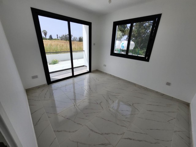 SATILIK 2+1 ZEMİN KAT DAİRE 85 M2 82000 £ EŞDEĞER KOÇAN ÇİFT BALKONLU MÜSTAKİL KONUMUNDA