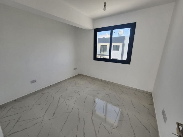 KİRALIK 2+1 PENTHOUSE 100 M2 GENİŞ TERAS 350 £'DAN 6 AY ÖDEMELİ+ DEPOZİT VE KOMİSYON