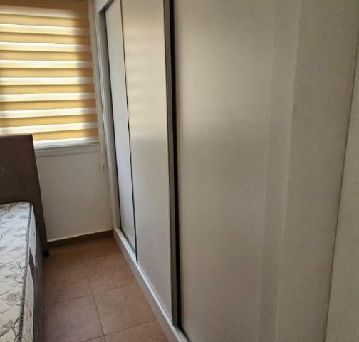 2+1 möblierte Wohnung zu vermieten im 3. Stock hinter Sakarya magem 350 stg x8 6 Miete 1 Kaution 1 Provision Gebühren 300 TL x6 im 3. Stock