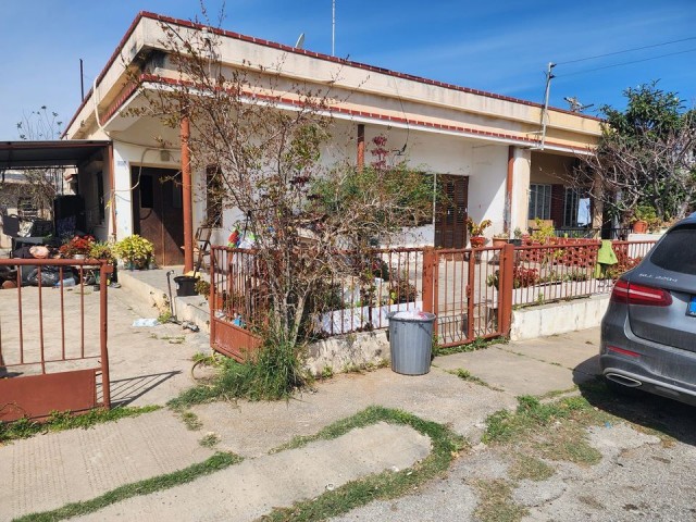 2+1 EINFAMILIENHAUS ZUM VERKAUF MIT GROSSEM BALKON, ZUSATZRAUM UND SPEICHERKAMMER ZUR VERFÜGUNG